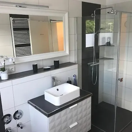 Top-Ferienwohnung Bei Berlin, Bis 3 Gaeste, Terrasse Und Garten Bestensee Extérieur photo