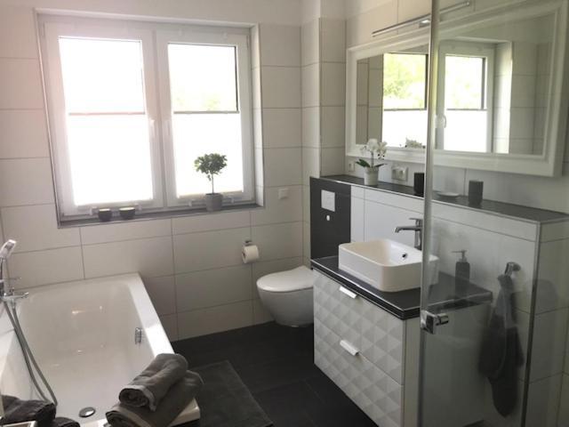 Top-ferienwohnung Bei Berlin, Bis 3 Gaeste, Terrasse Und Garten * Bestensee